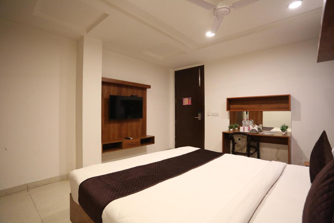Hotel Sm Suits Near Delhi Airport-Unit By Grand Urban Luxury New Delhi Exterior foto