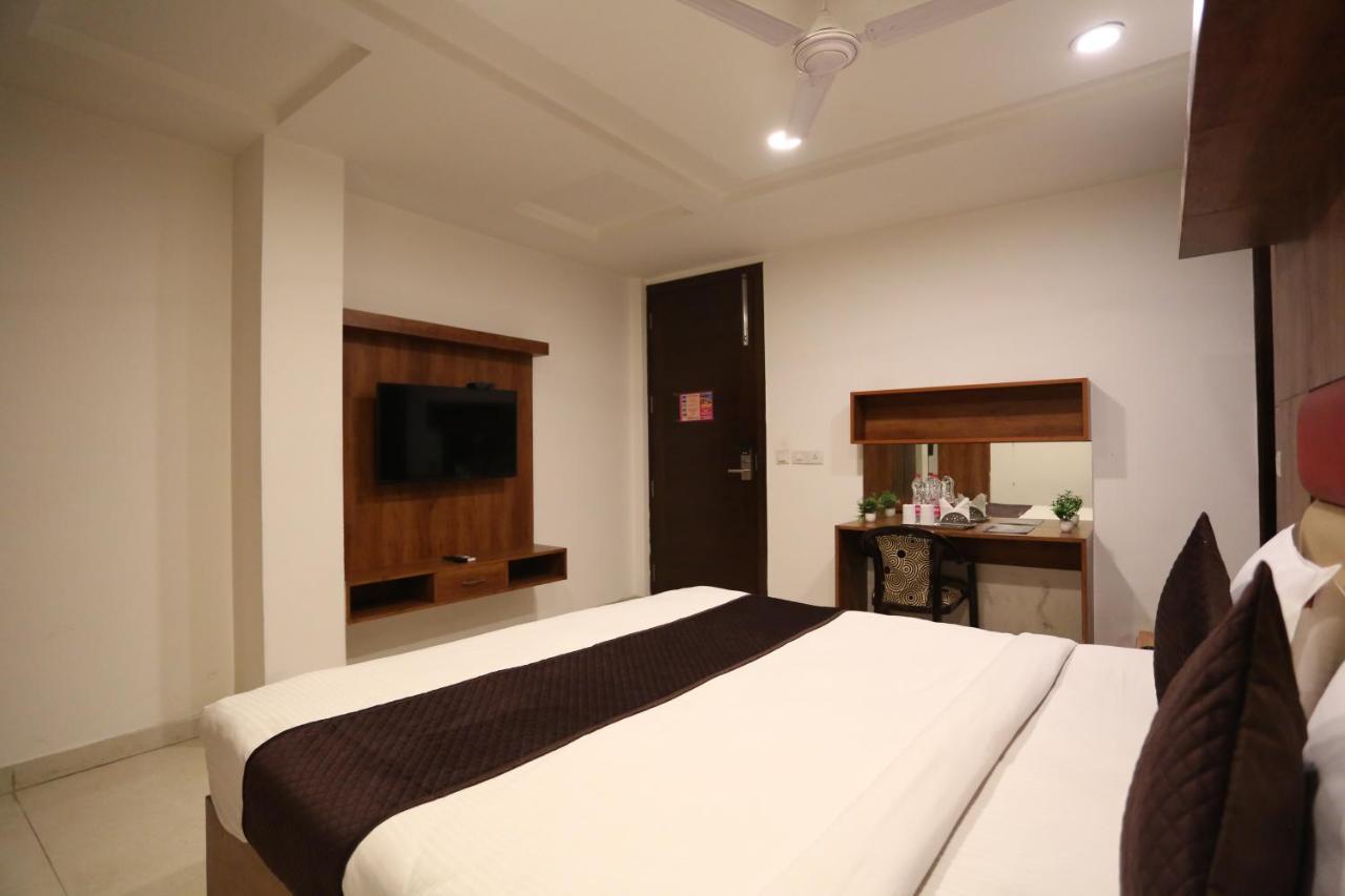 Hotel Sm Suits Near Delhi Airport-Unit By Grand Urban Luxury New Delhi Exterior foto