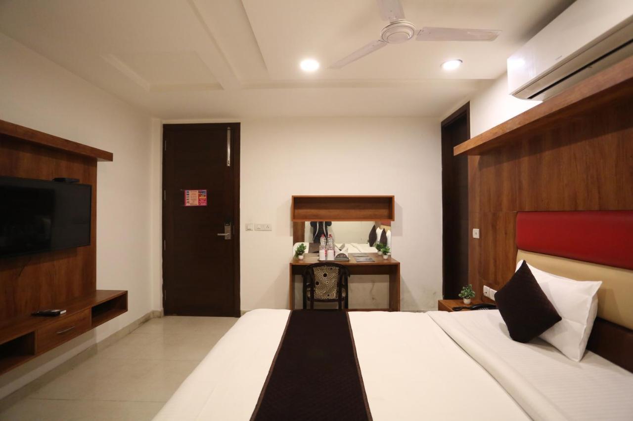 Hotel Sm Suits Near Delhi Airport-Unit By Grand Urban Luxury New Delhi Exterior foto